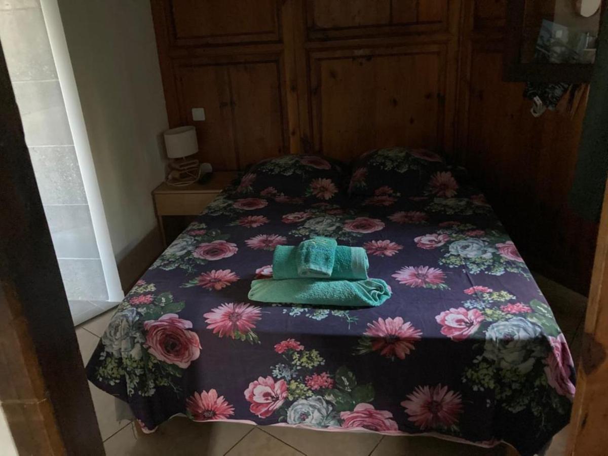 Chambres D'Hotes Du Domaine Des Doudous Сен-Пьер Экстерьер фото